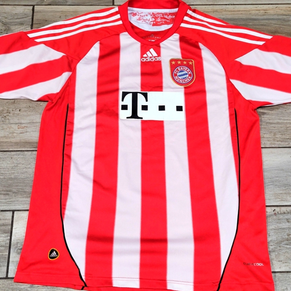 Adidas FC Bayern Munchen Munich Germany #8 Football Soccer Jersey Read